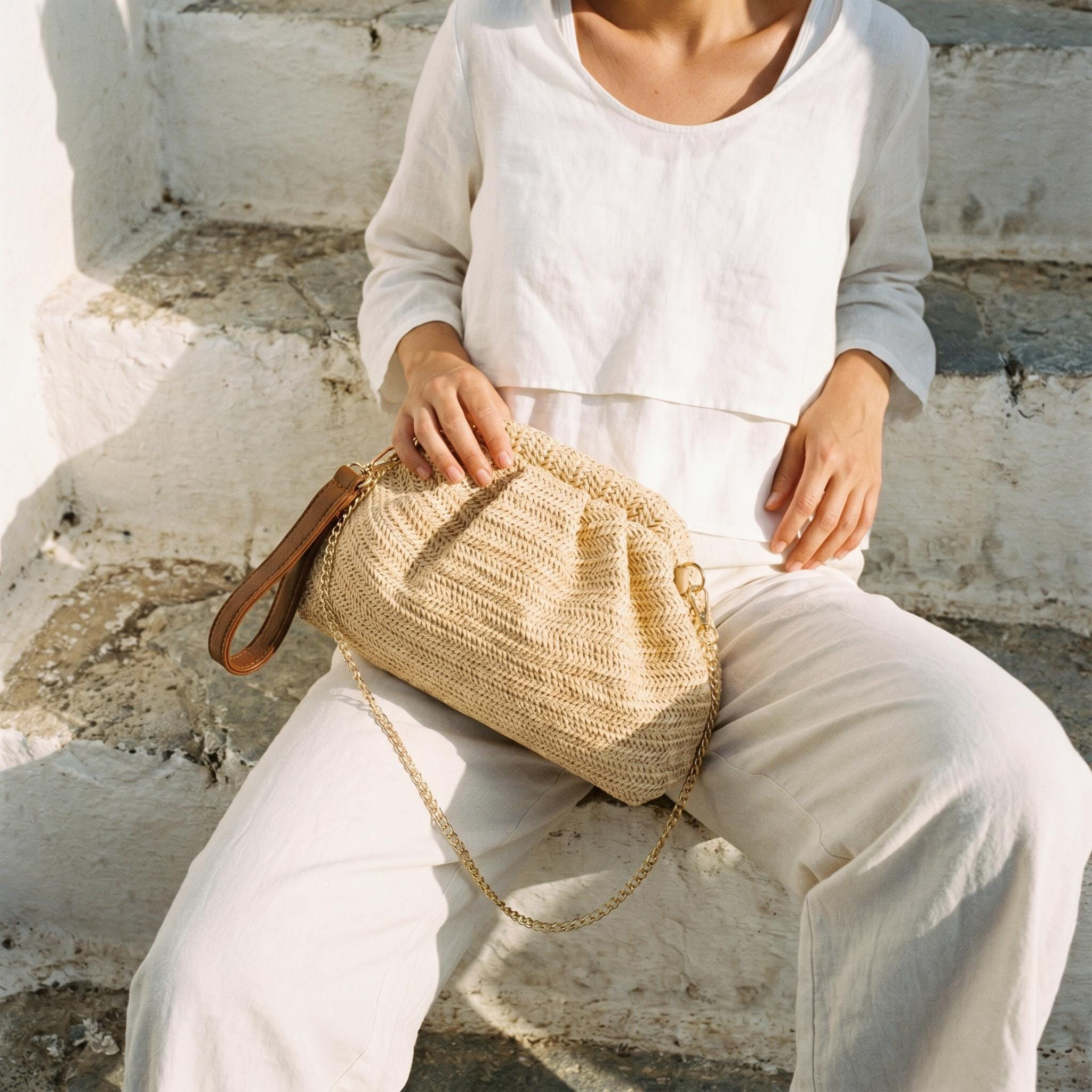 Ruched Straw Vacation Shoulder Clutch Bag - Image 4
