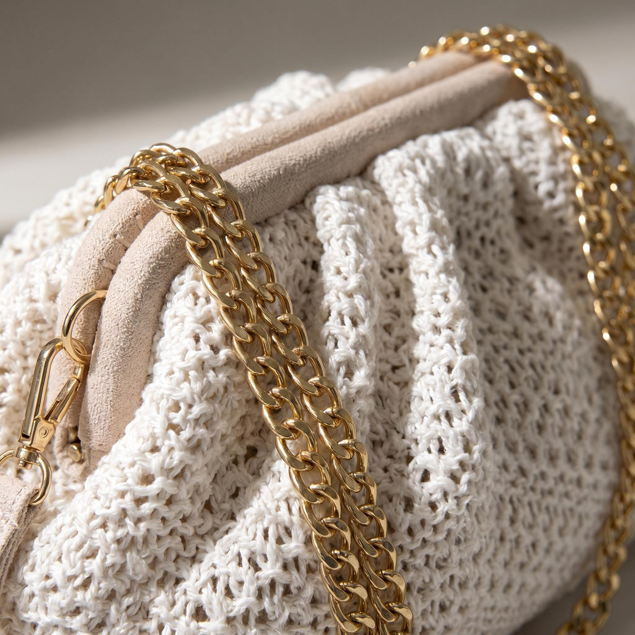 White Crochet Vacation Chain Clutch Bag - Image 4